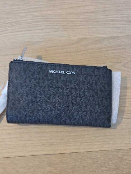 Michael Kors Handbags - Michael Kors Black Signature Zip Wristlet